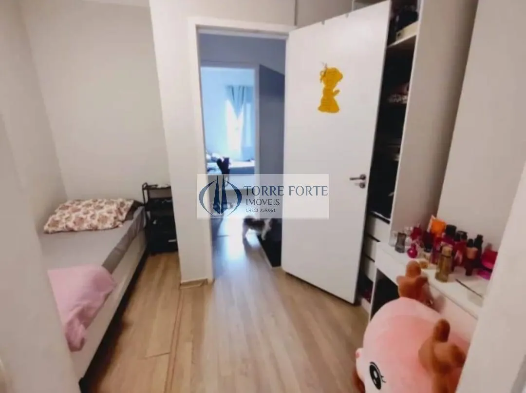 Imagem Sobrado em Condomínio Fechado com 2 Suítes e 2 Vagas na Vila Ema