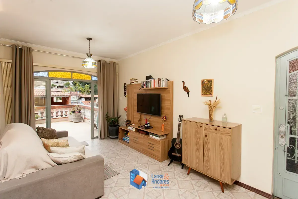 Imagem Sobrado para venda em São Domingos com 3 quartos, sendo 1 suíte, 164m²