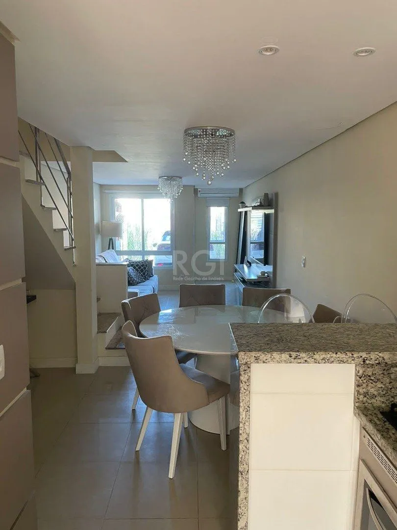 Imagem Sobrado para Venda - 132.69m², 2 dormitórios, sendo 1 suites, 1 vaga - Hípica