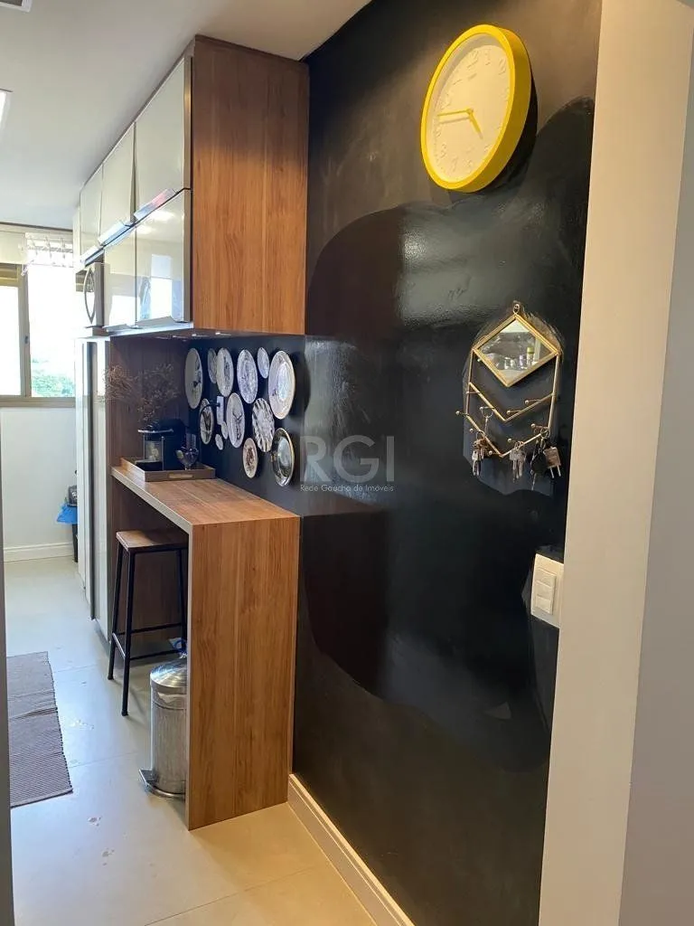 Imagem Excelente apartamento mobiliado de 2 dormitórios e 1 vaga de garagem