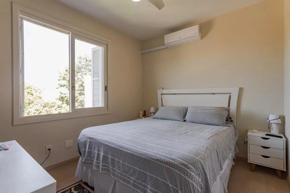 Imagem Casa em condomínio com 3 dormitórios, suíte e 2 vagas