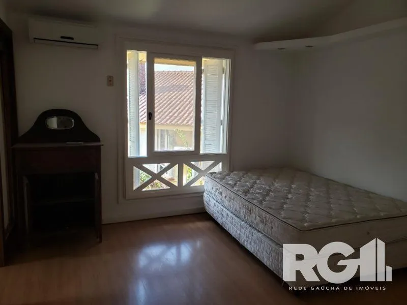Imagem VENDA - ÓTIMA CASA EM CONDOMÍNIO NA ZONA SUL