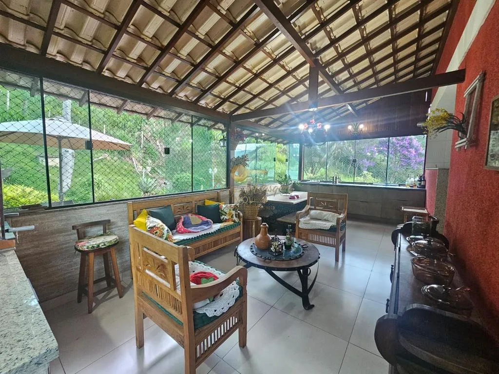 Imagem Casa em Condomínio para Venda em Teresópolis / RJ no bairro Tijuca