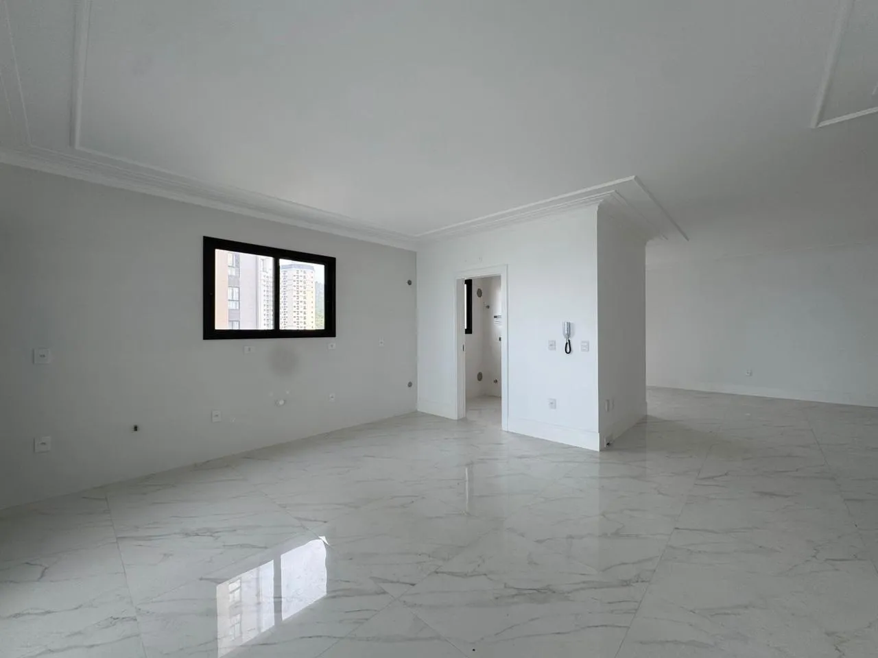 Imagem Apartamento com vista para o mar à venda com 210m2 por R$ 4.400.000,00