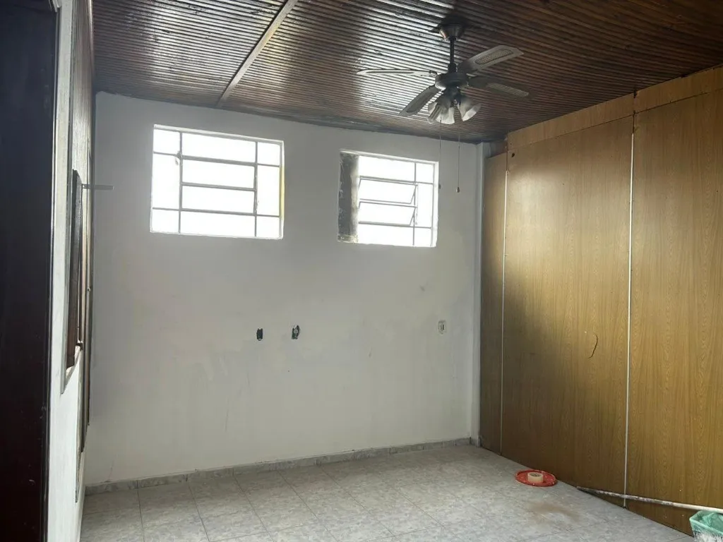 Imagem Galpão Comercial na Vila Antonieta - São Paulo-SP 380m² - 5 Banheiros Venda ou Locação