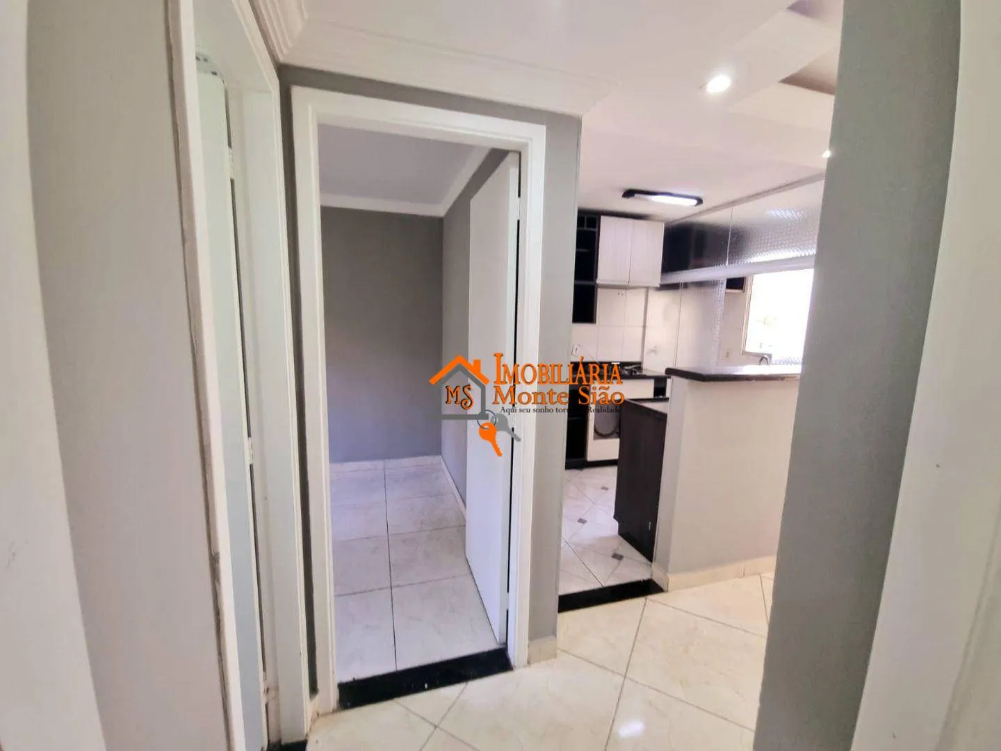 Imagem Apartamento com 2 dormitórios à venda, 45 m² por R$ 249.000,00 - Água Chata - Guarulhos/SP