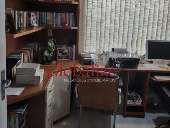 Imagem Casa à venda com 220m², 3 suítes, closet, 2 vagas, churrasqueira por R$1.277.000,00 na Encruzilhada em Santos