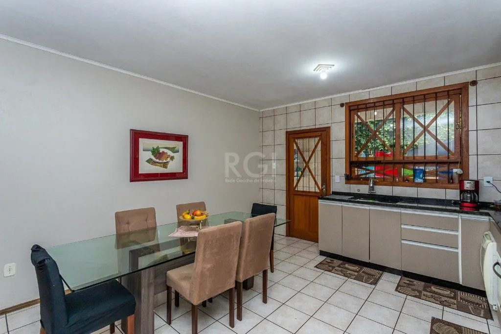 Imagem Sobrado para Venda - 171.64m², 3 dormitórios, sendo 1 suites, 2 vagas - Jardim Itu