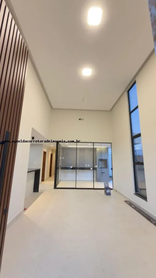 Imagem Casa em Condomínio para Venda em Parnamirim, Cajupiranga, 3 dormitórios, 3 suítes, 4 banheiros, 2 vagas