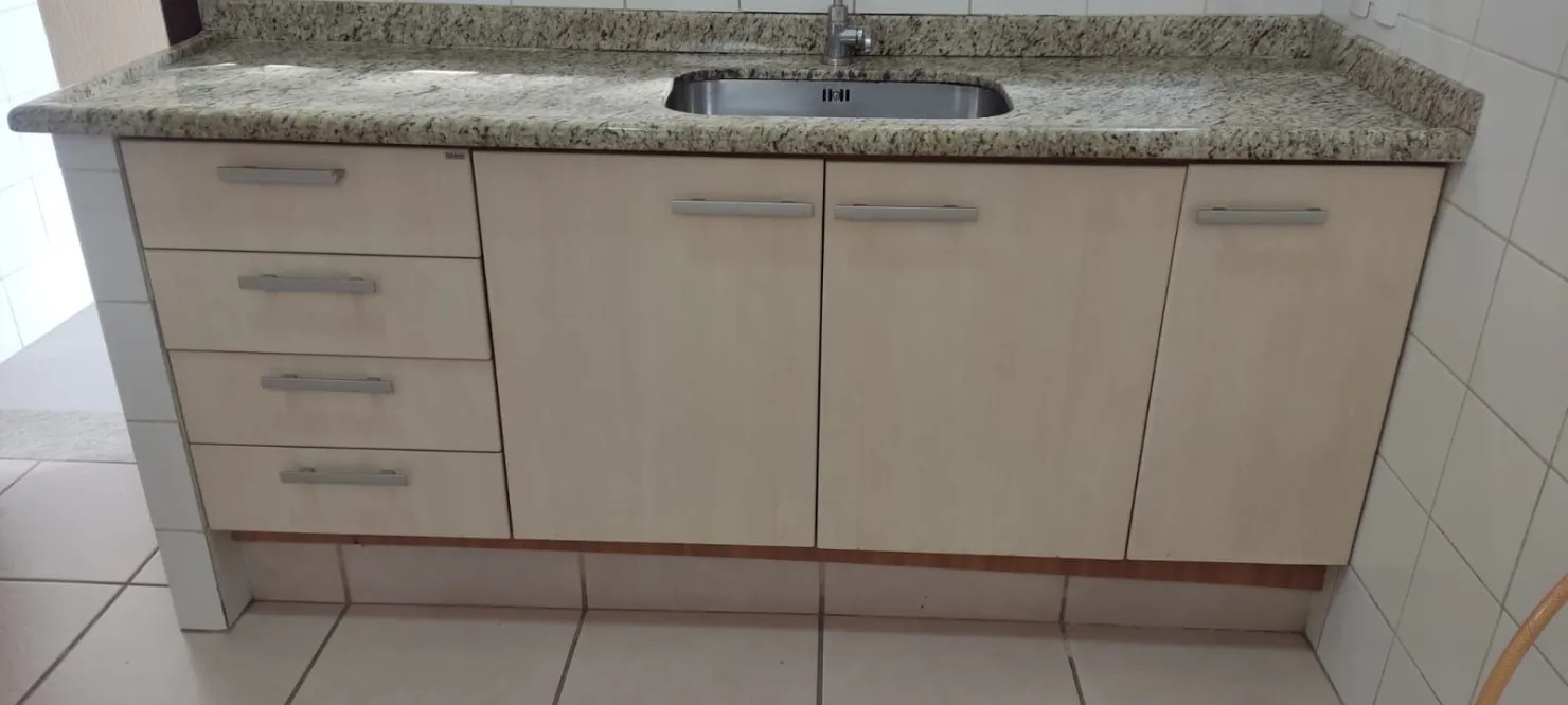 Imagem Casa Estilo Clássico com 3 Quartos, Piscina, Área Gourmet, 4 Vagas e Excelente Localização Próxima ao Centro