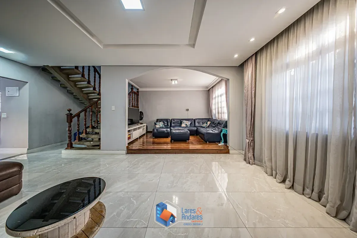 Imagem Sobrado para venda em Vila Almeida com 4 quartos, sendo 1 suíte, 157m²