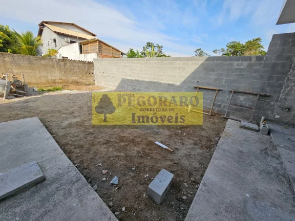 Imagem Casa de Alto Padrão em Fase de Acabamento no Pontal Santa Marina: 3 Quartos, 1 Suíte, 4 Banheiros, 157m². Próxima ao Shopping Serramar, UNITAU