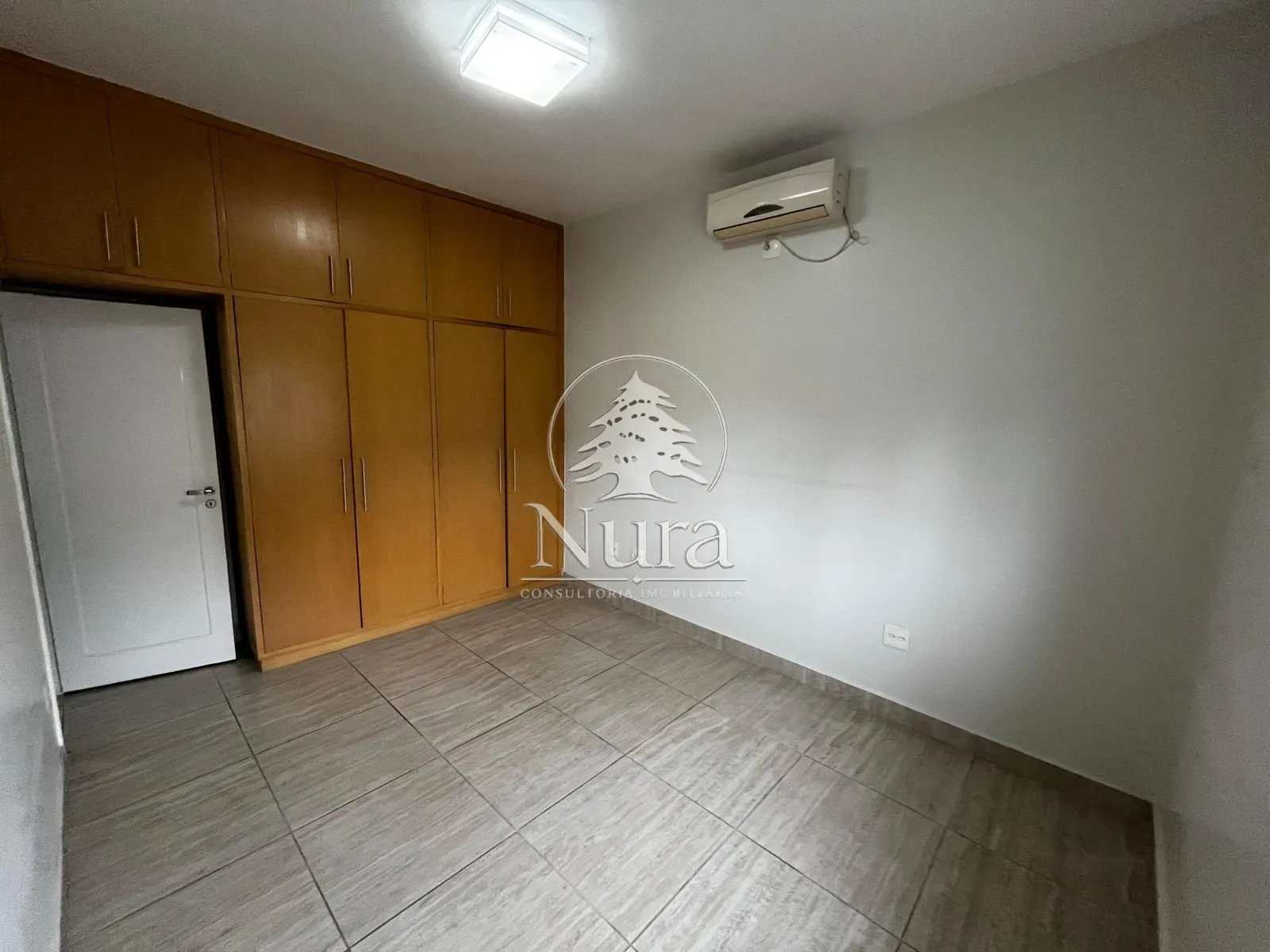 Imagem Sobrado de 3 quartos, 152m² no bairro Embaré, em Santos