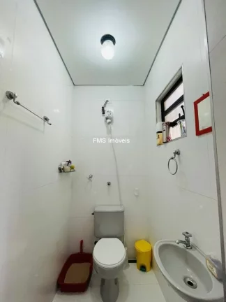 Imagem Imóvel de luxo na Vila da Saúde: casa com 4 quartos, 2 suítes, 2 salas, 4 vagas de garagem e 148m² em São Paulo-SP.
