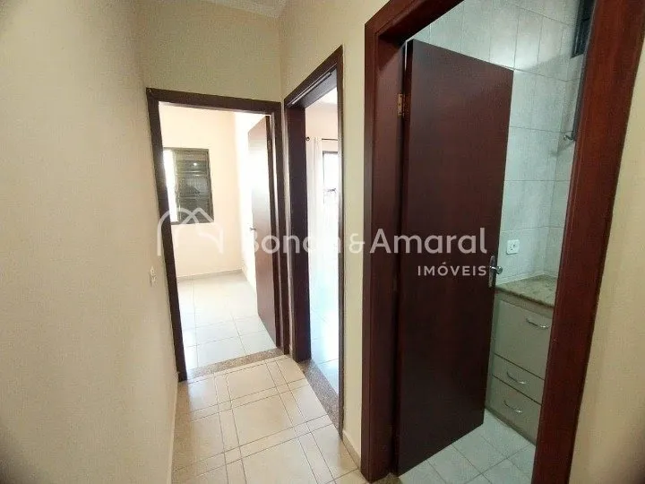 Imagem Casa à Venda com 4 Quartos no Taquaral