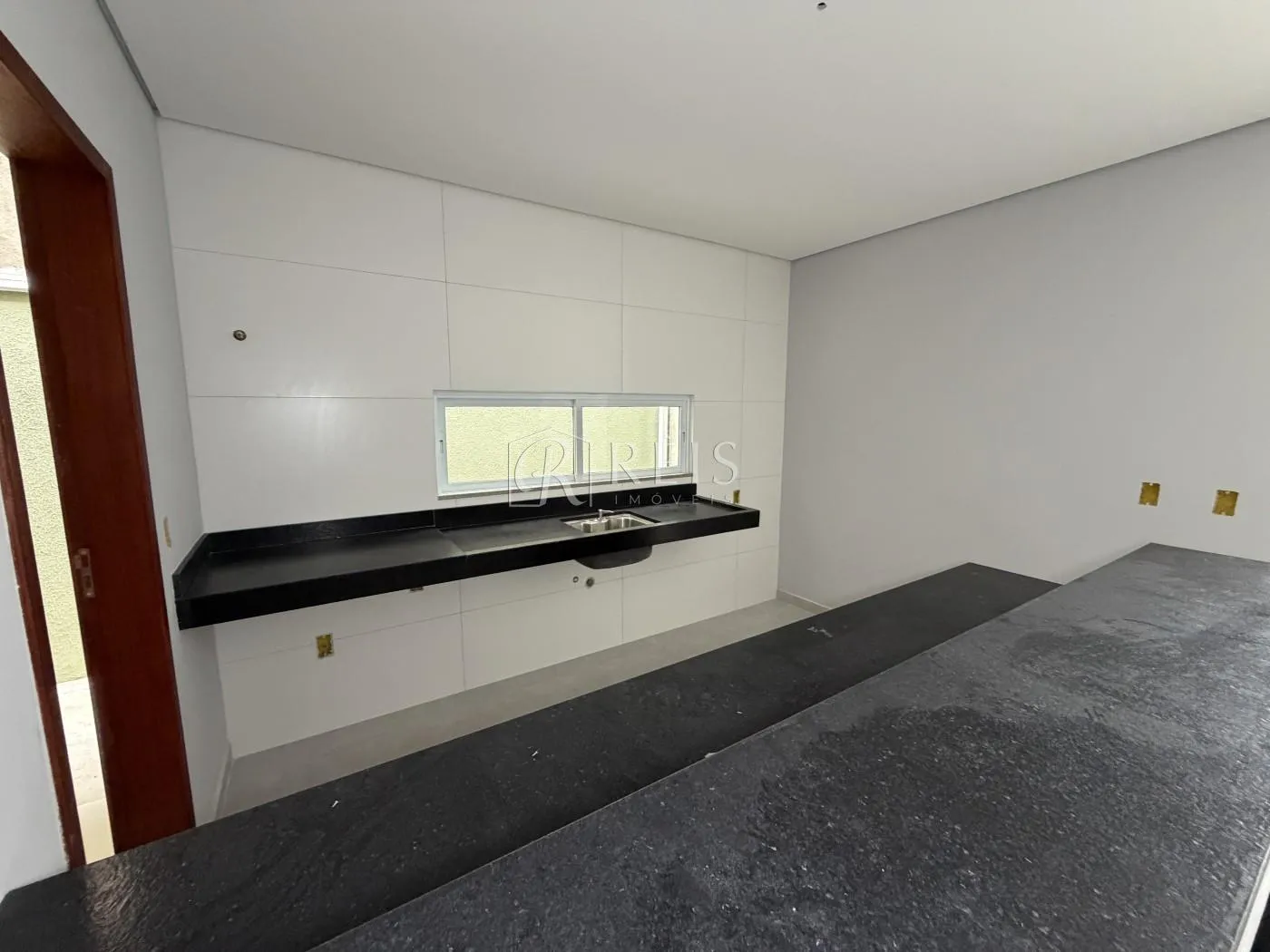 Imagem Casa para Venda em Rio das Ostras, Jardim Mariléa, 3 dormitórios, 1 suíte, 2 banheiros, 2 vagas