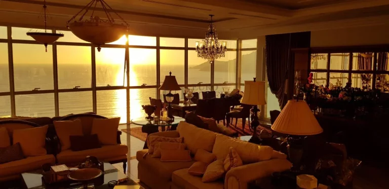 Imagem Apartamento alto padrão frente mar em Balneário Camboriú.