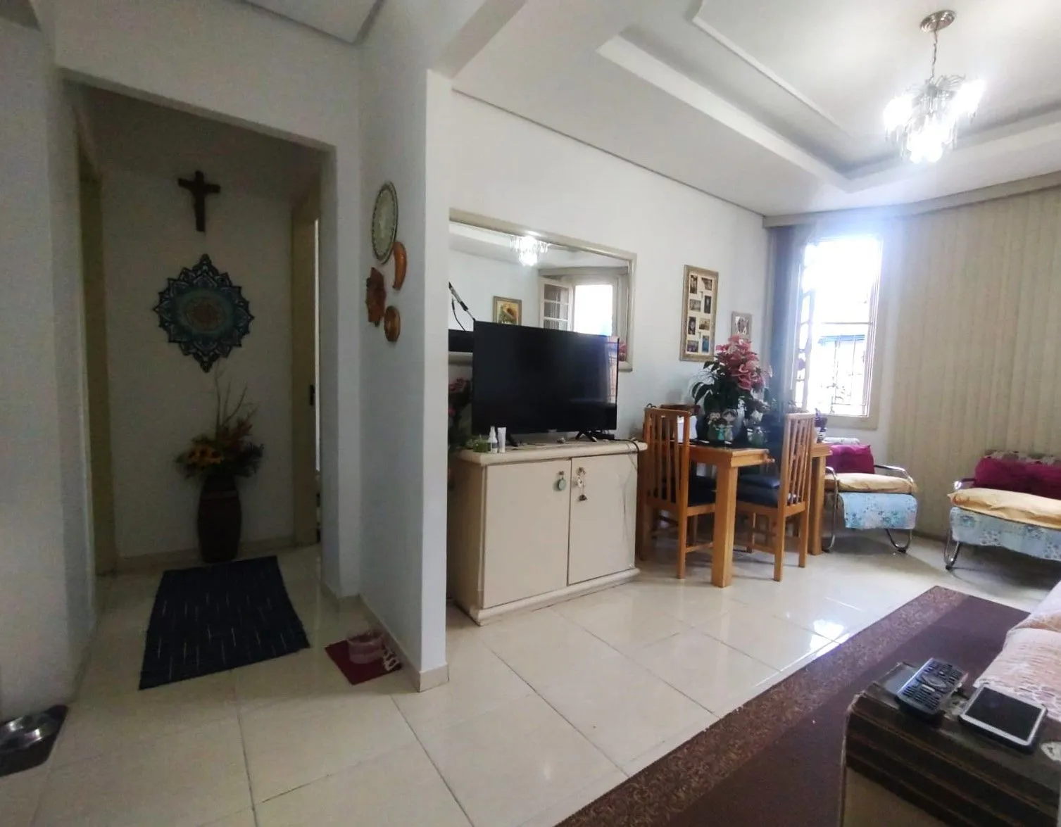 Imagem Apartamento 2 dormitórios semimobiliado próximo do Colégio Rosário