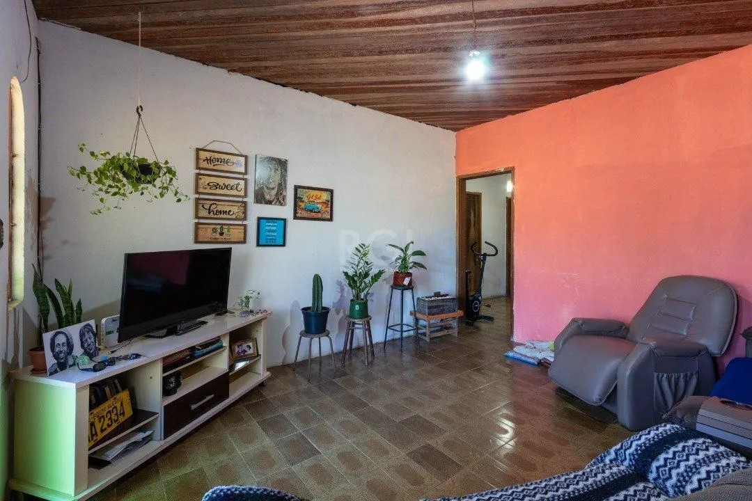 Imagem Casa para Venda - 2200m², 3 dormitórios, Lomba do Pinheiro