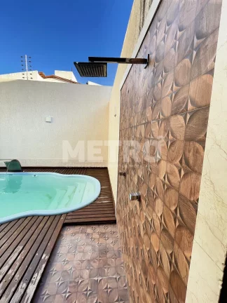 Imagem Casa à venda no bairro Km2 com 4 suítes, uma com closet, hidro, PETROLINA - PE