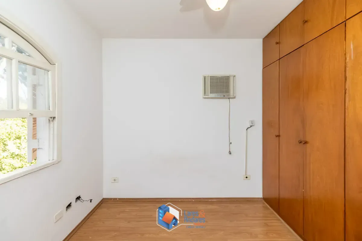 Imagem Sobrado para venda em Jardim Umuarama com 3 quartos, sendo 1 suíte, 180m²