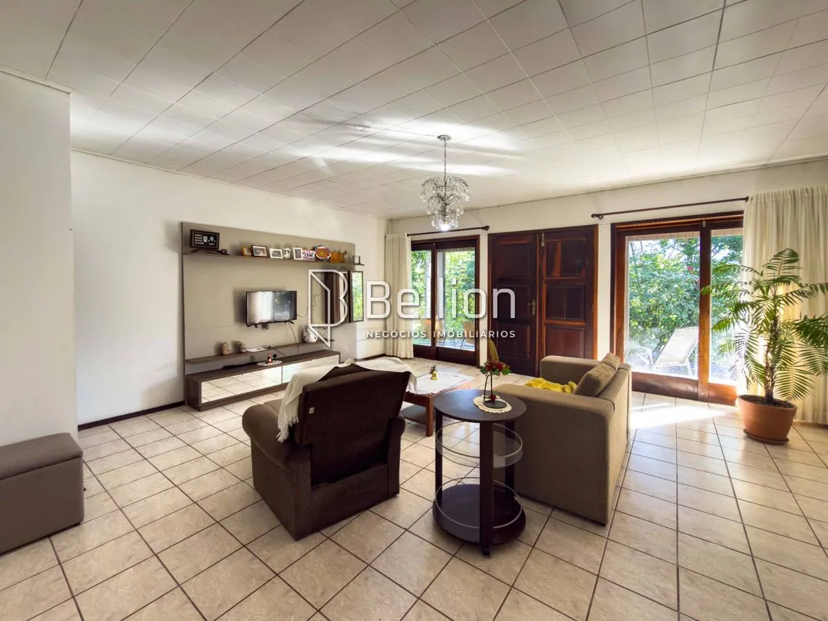 Imagem Casa Semi Mobiliada em Terreno de 1.550m² com Potencial Residencial e Comercial em Rodeio