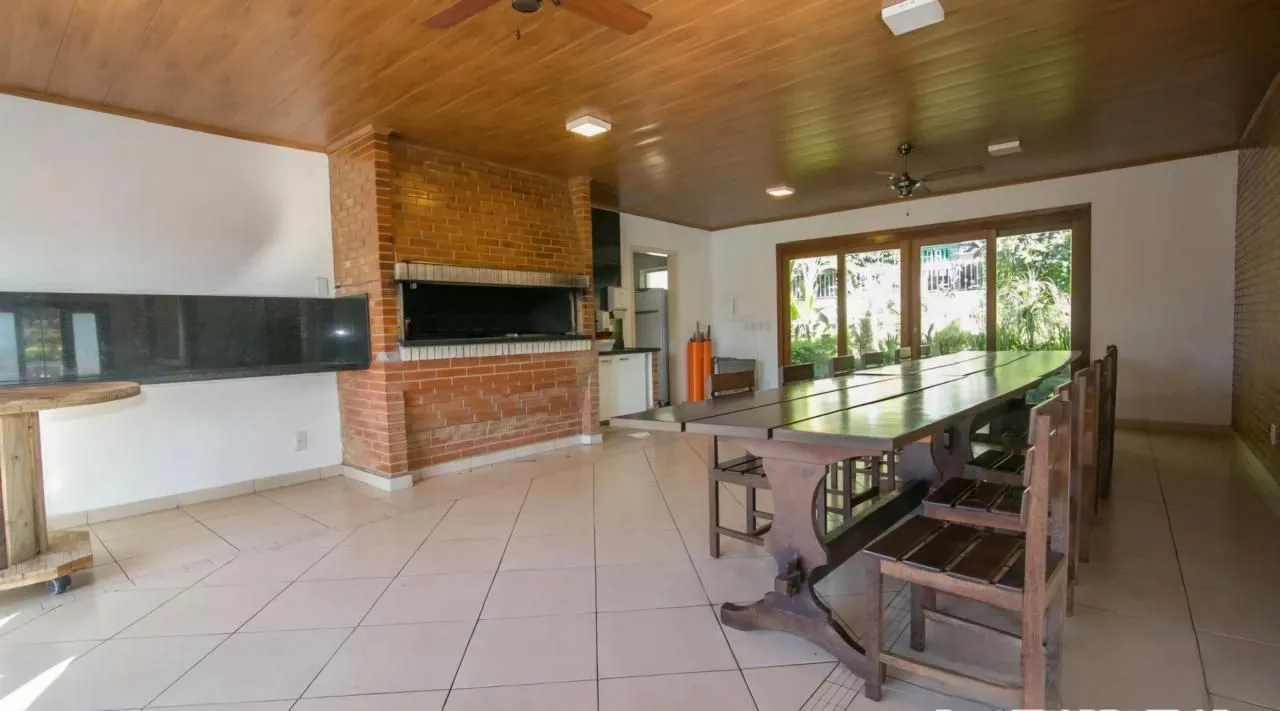 Imagem Casa em Condomínio, 03 dormitórios 04 Vagas, 229m² na Tristeza, Porto Alegre, RS!!