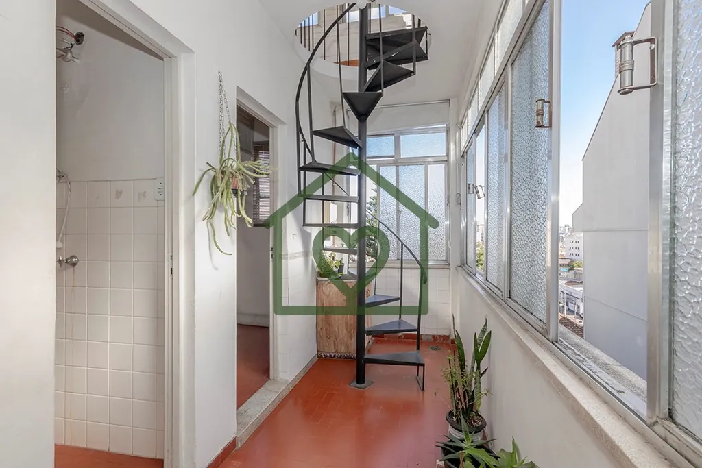 Imagem Descubra o refúgio perfeito em um elegante apartamento residencial, disponível para venda no charm...