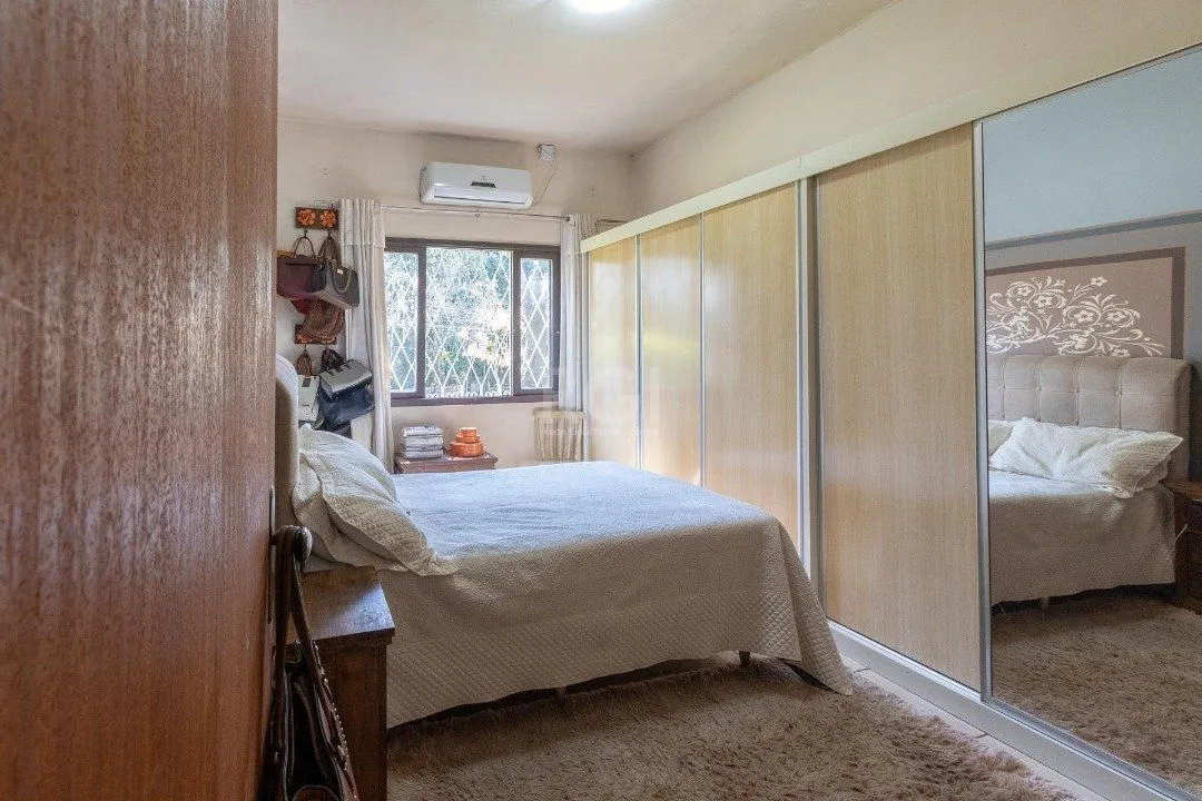 Imagem Casa para Venda - 250m², 3 dormitórios, sendo 1 suites, 3 vagas - Tristeza