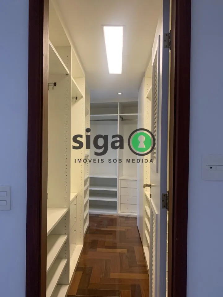 Imagem VENDE na Vila Suzana (Região do Morumbi) Apartamento com 4 suítes, 4 Vagas fixas + Depósito