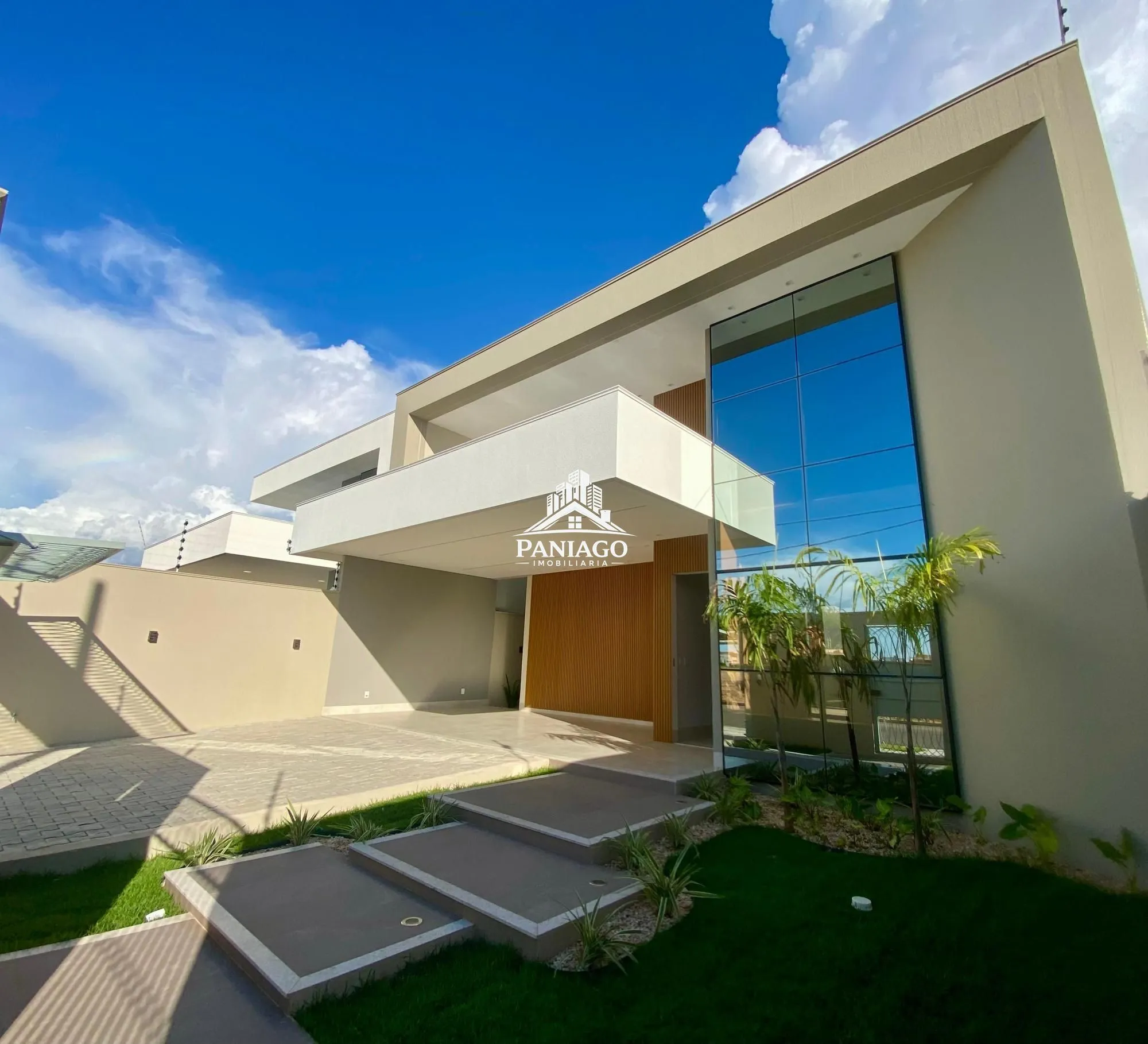 Imagem Casa de alto padrão com 3 suítes, cozinha gourmet e piscina com cascata