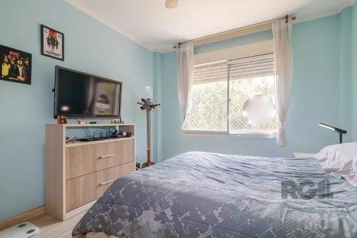 Imagem Apartamento com 2 dormitórios reversível para 3, e condomínio com portaria 24h, salão de festas, quadra e playground. Próximo à Orla e BarraShopping.