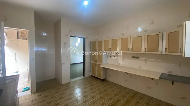 Imagem Casa térrea, com escada para acesso,
bem localizada no bairro Nova Sousas,
terreno de 300 m² e 197...