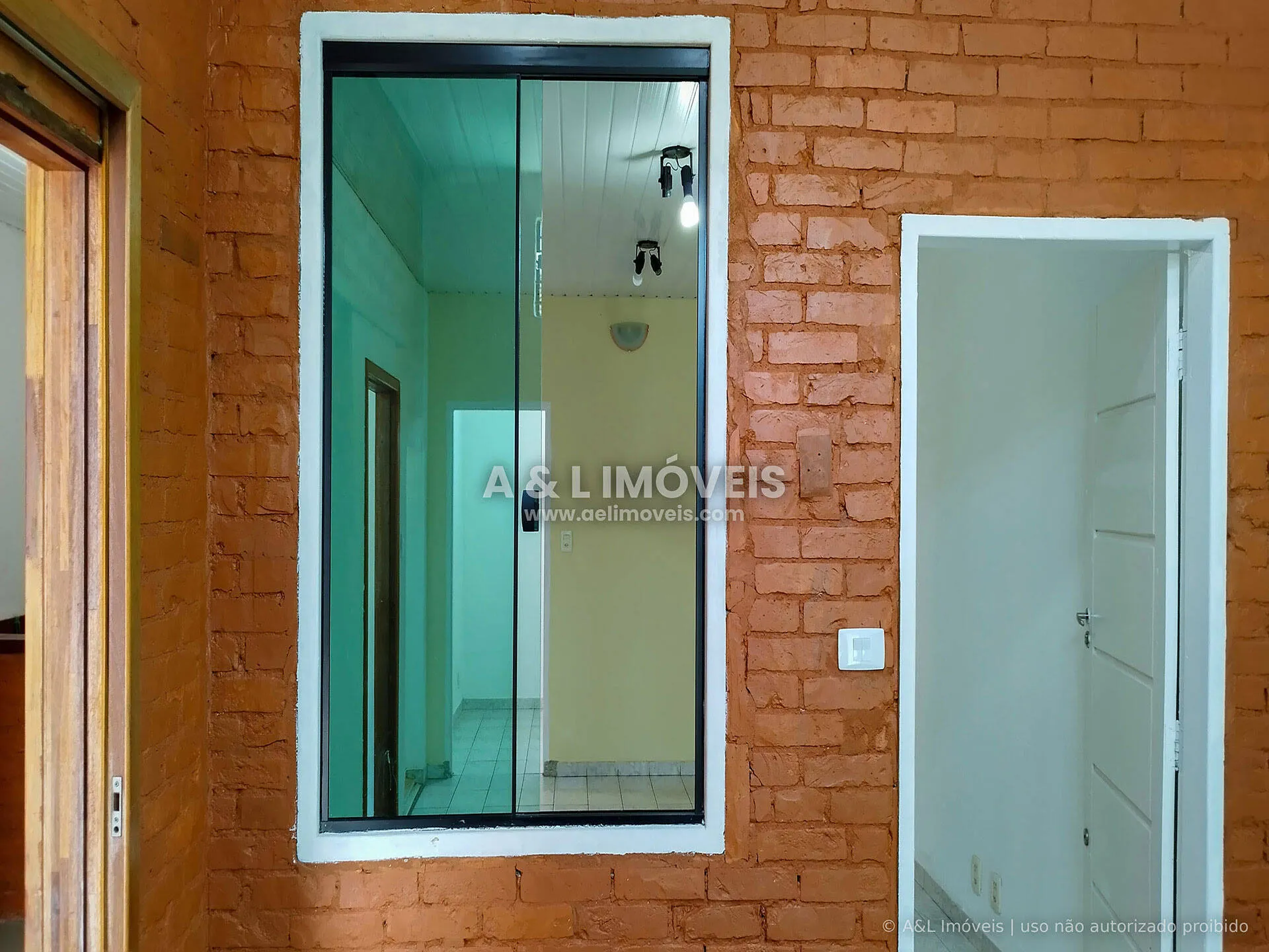 Imagem Ponto comercial à venda no Centro de Taubaté com 11 salas