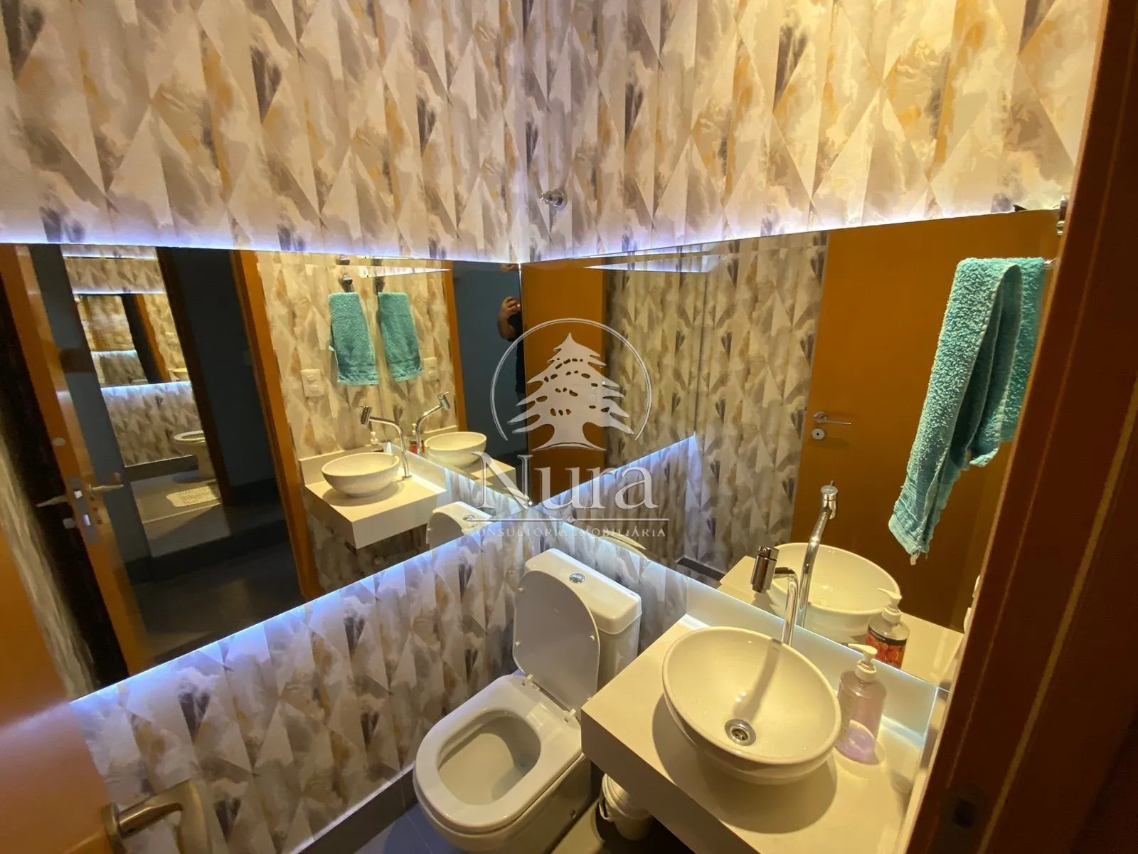 Imagem Apartamento de 2 quartos, 80m² no bairro Ponta da Praia, em Santos