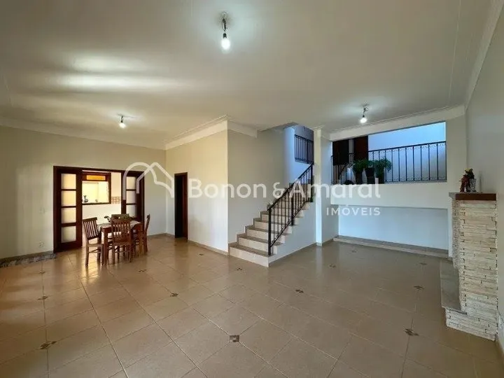 Foto do imóvel Casa de Condomínio com 274 m² e 4 Quartos, em Sousas em Rua Albamar, 500 - Loteamento Caminhos de São Conrado (sousas), Campinas - SP