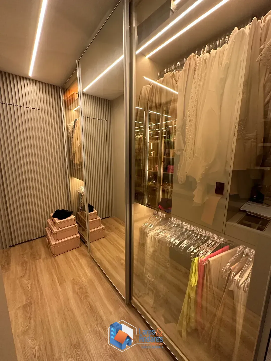 Imagem Apartamento para venda em Santana com 3 quartos, sendo 2 suítes, 196m²