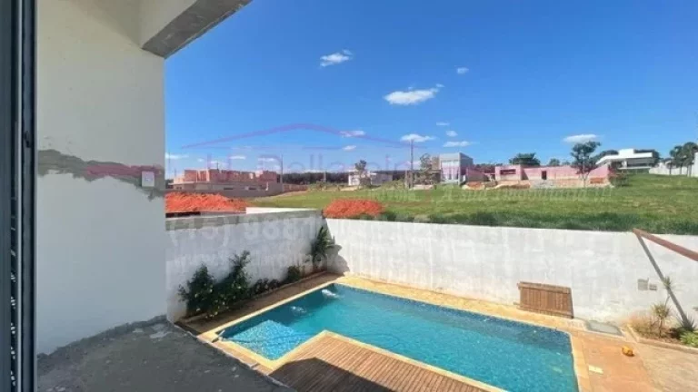 Imagem Belíssima casa dentro de condomínio