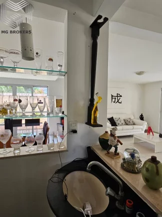 Imagem Casa de luxo em condomínio no Recreio dos Bandeirantes, Rio de Janeiro - 4 quartos, 4 suítes, 4 salas, 6 banheiros, 4 vagas, 400m².