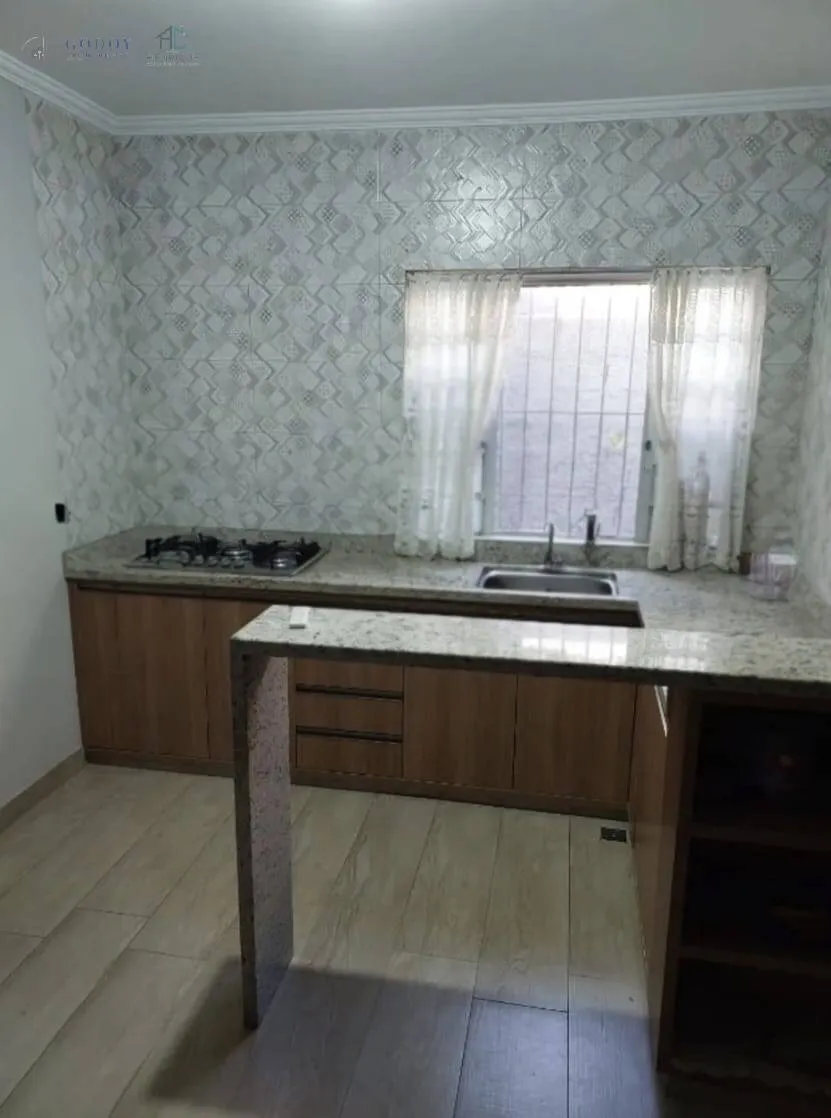 Imagem Casa 3 quartos com excelente localização central - segurança e praticidade.
