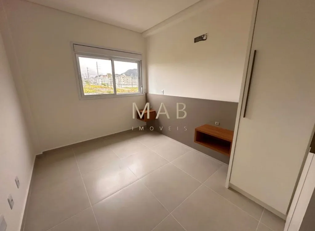 Imagem Apartamento à Venda, SEMIMOBILIADO, 2 dormitórios sendo 1 suíte, localizado na praia de Ingleses - Florianópolis SC!