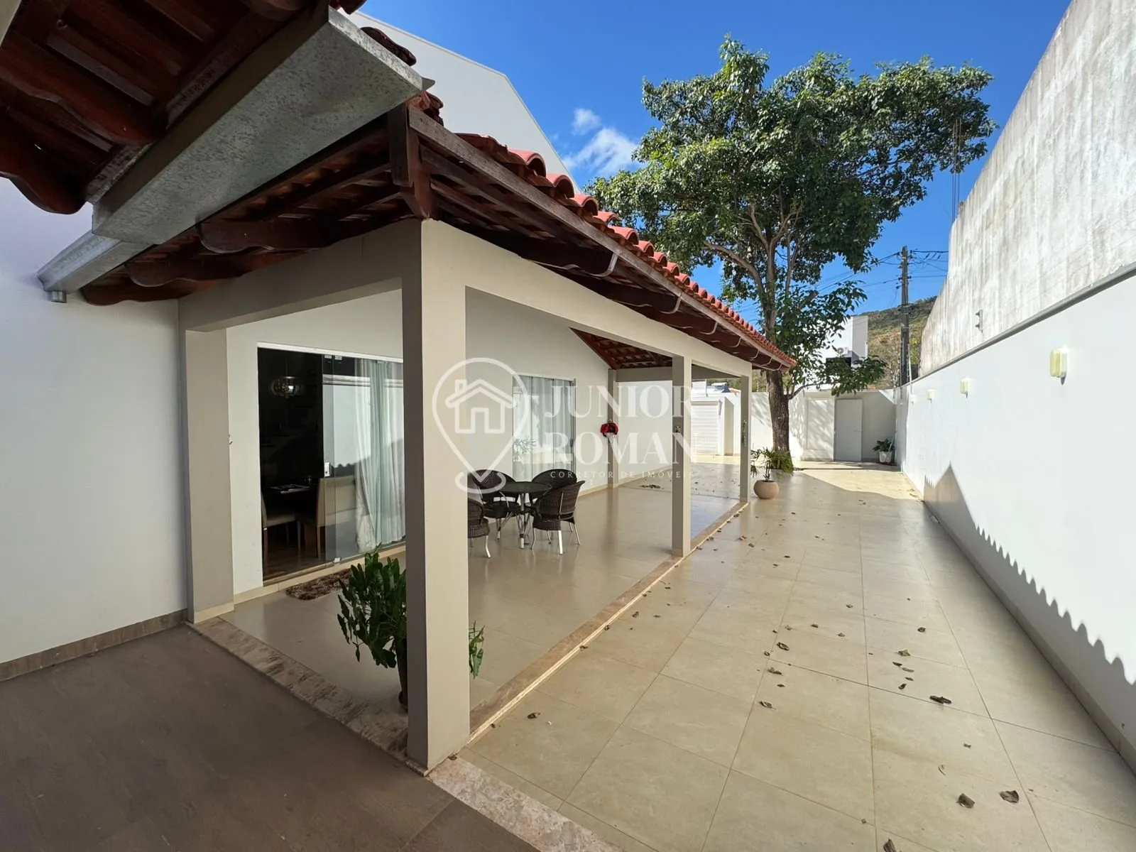 Imagem SOBRADO ALTO PADRÃO COM PISCINA 3 DORM. NO BAIRRO BANDEIRANTES - BARREIRAS/BA