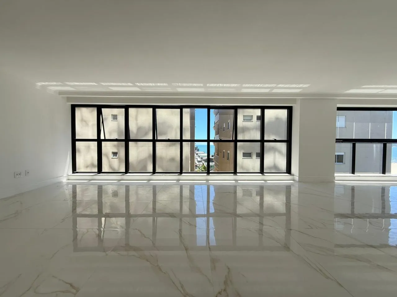 Imagem Apartamento com vista para o mar à venda com 163.1m2 por R$ 5.450.000,00