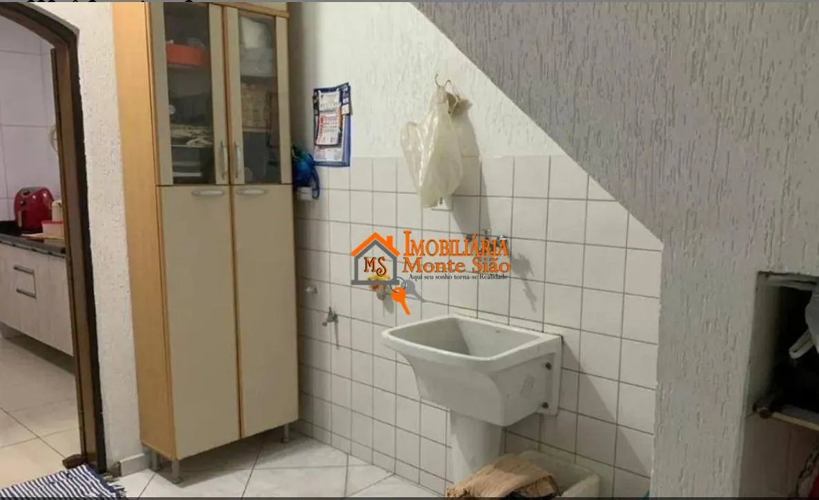 Imagem Sobrado com 3 dormitórios à venda, 229 m² por R$ 712.000 - Vila Augusta - Guarulhos/SP