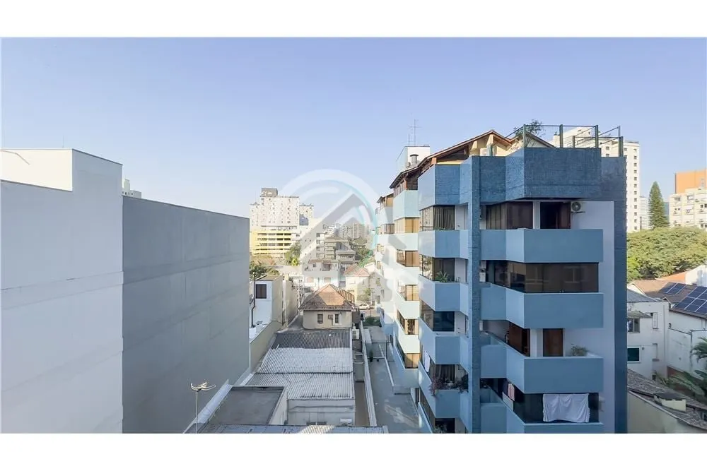 Imagem Este apartamento está localizado no desejado bairro Moinhos de Vento, em Porto Alegre, conhecido po...