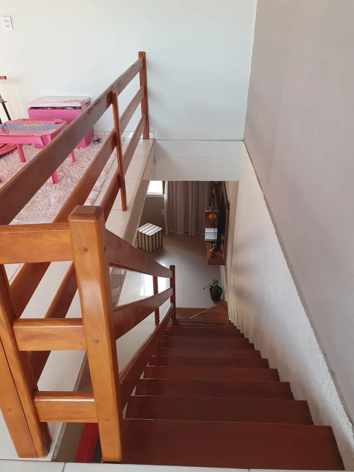 Imagem Casa, 3 Dormitórios, 2 Banheiros, 180m², Bairro Estância Velha, Canoas