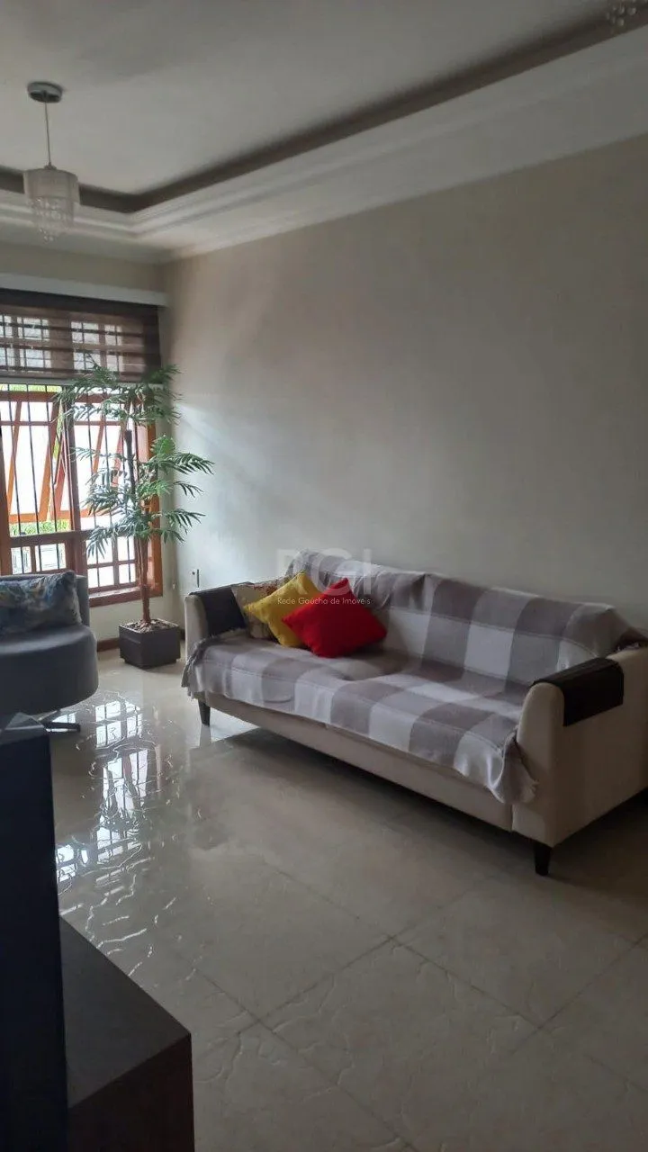 Imagem Casa para Venda - 135m², 3 dormitórios, sendo 1 suites, 2 vagas - Vale Do Sol