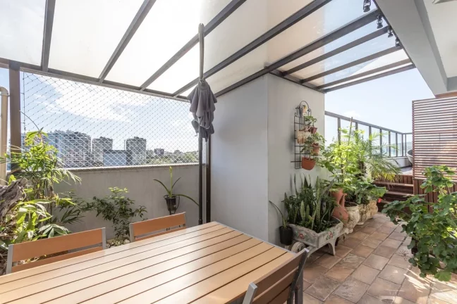 Imagem Cobertura Duplex para venda no bairro Chácara das Pedras em Porto Alegre