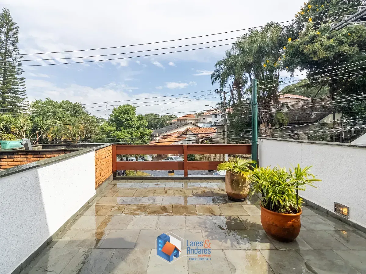 Imagem Sobrado para venda em Jardim Regina com 3 quartos, sendo 1 suíte, 226m²