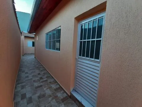 Imagem VENDA DE CASA TÉRREA NO BAIRRO MARROCOS, EM ITANHAÉM/SP DIVISA COM MONGAGUÁ, OPORTUNIDADE, 170m², 2 quartos, cozinha americana. CONSULTE-NOS.